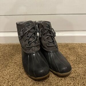 Sperry duck boots, grey with cheetah print